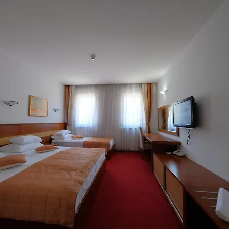 Mujanic Sarajevo 4* Mostarsko Raskrsce